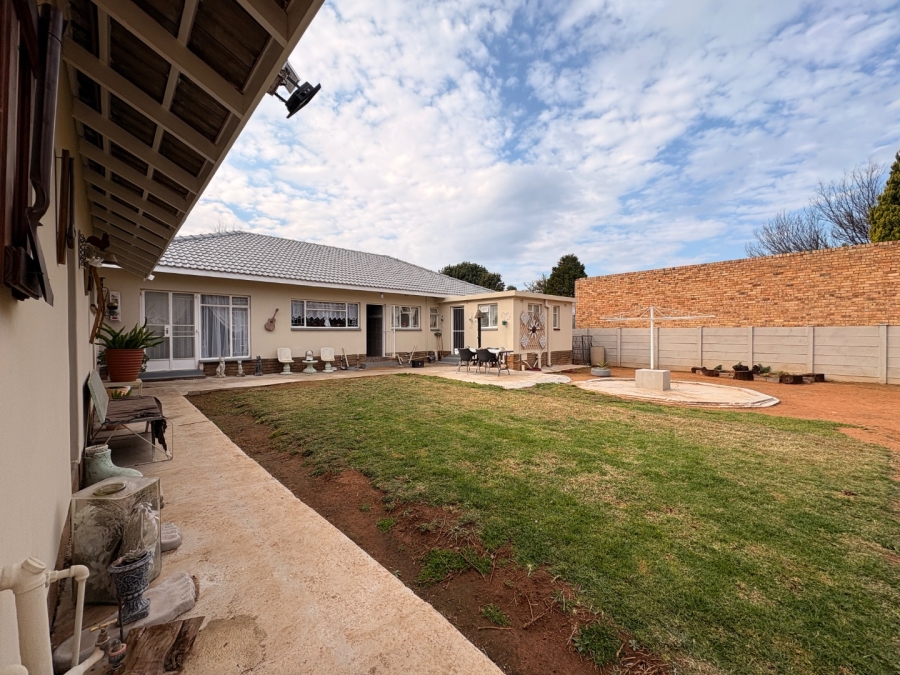 3 Bedroom Property for Sale in Flimieda North West